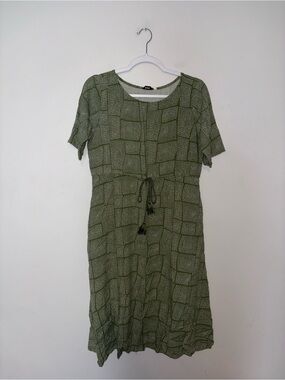 Max | Women Printed Round Neck A-Line Dress